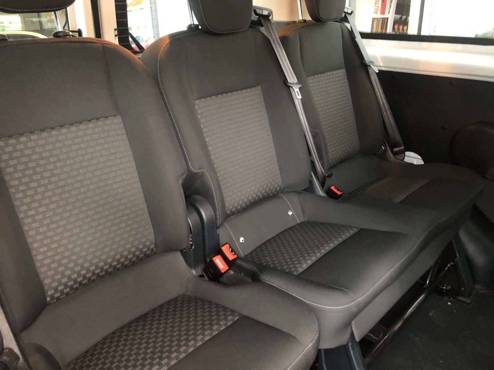 Fahrzeugabbildung Ford Tourneo Custom Kombi Trend 9 Sitzer/wenig KM