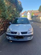Renault Clio - Renault Clio aus 2003 mit Diesel-Antrieb