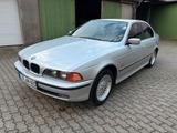 BMW E39 520i TÜV NEU Schwarzer Dachhimmel - BMW 520 aus 1998