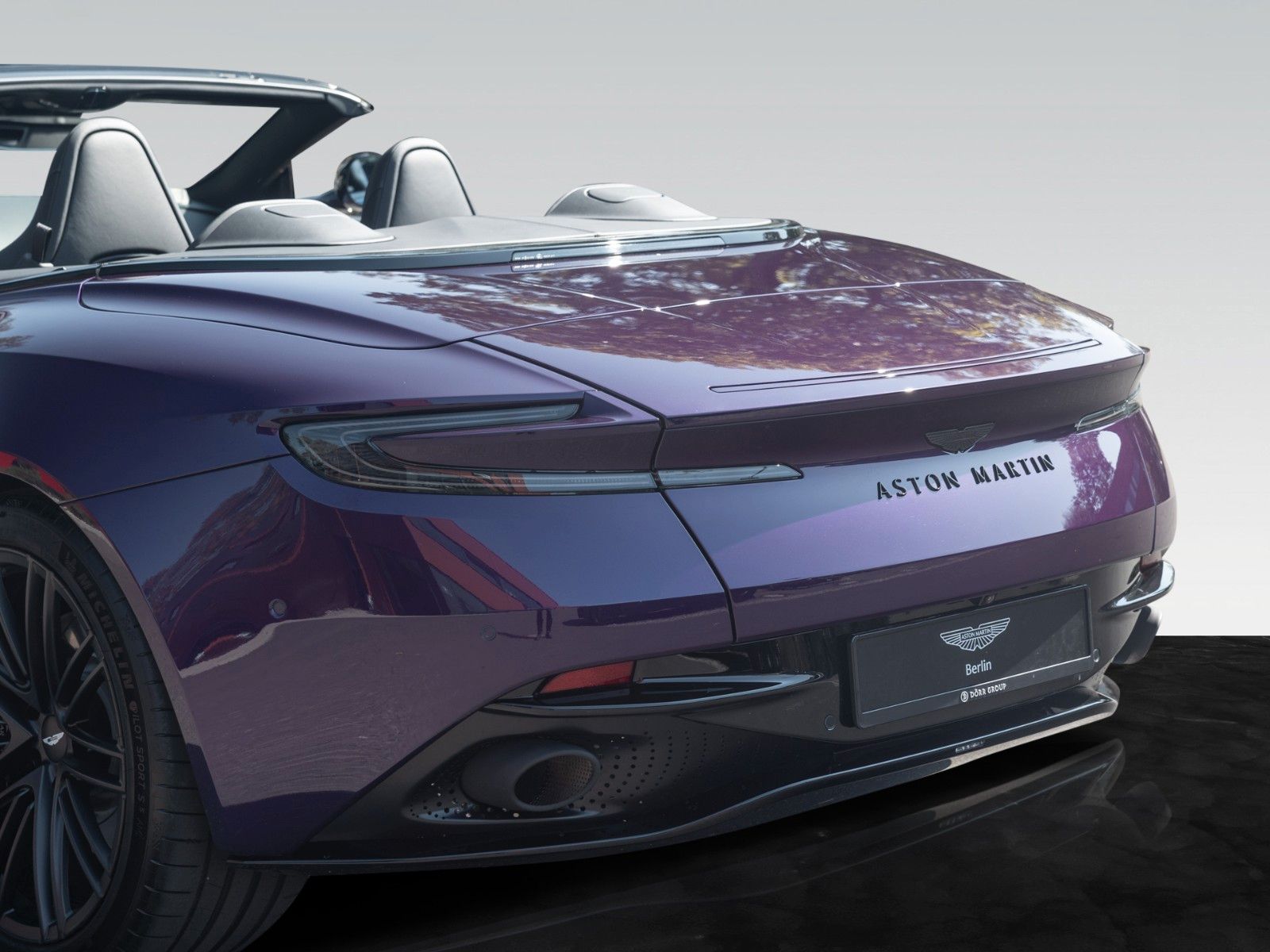 Aston Martin DB12 Volante | Storm Purple | Bowers&Wilkins foto 12