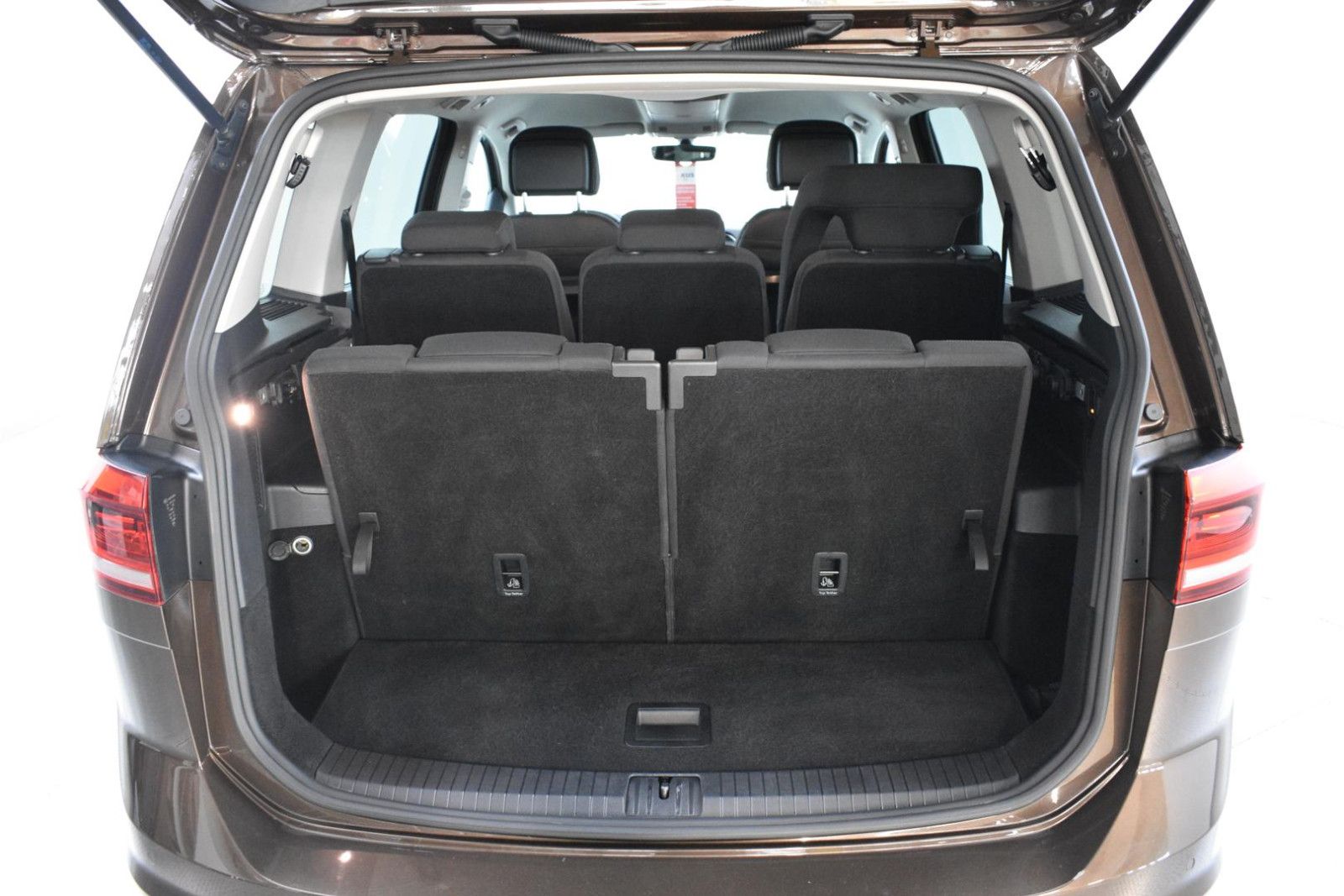 VW Touran 1.4 TSI Comfort 7SI+NAVI+LED+SHZ+ACC+AHK+ - Image 13