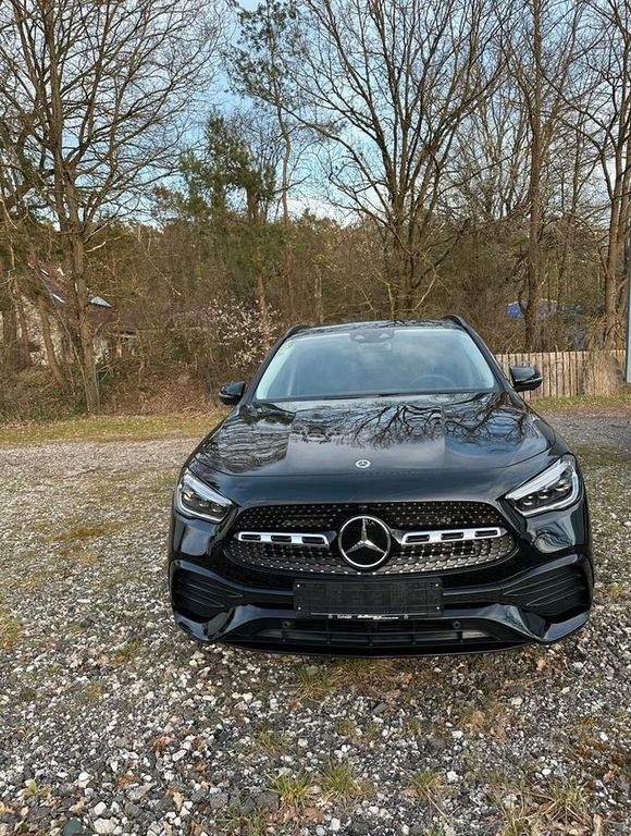 Image of Mercedes-Benz GLA 220