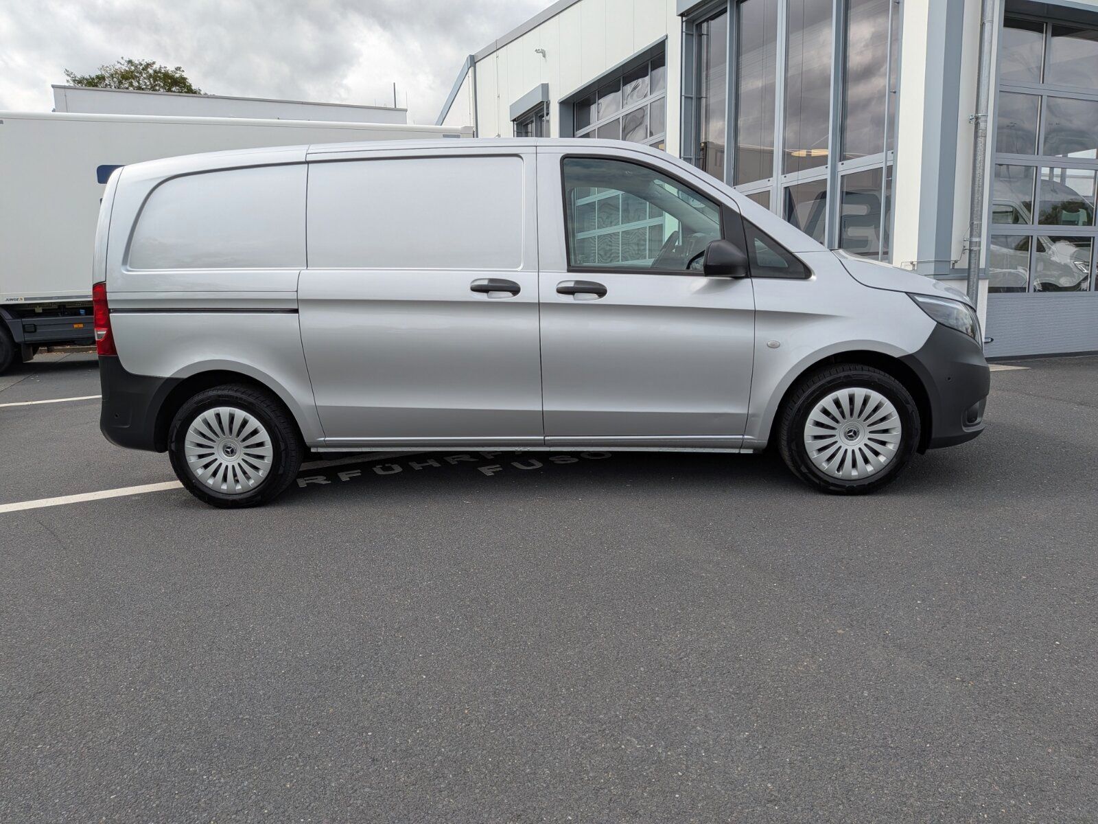 Mercedes-Benz Vito Kasten BASE 114 CDI kompakt 2 x SCHIEBE NAV imagem 3