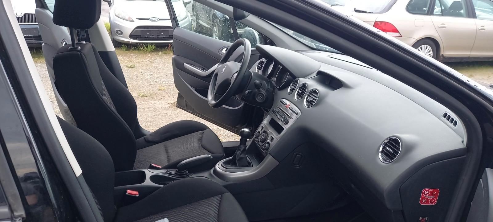 Peugeot 308 2014 — photo 22
