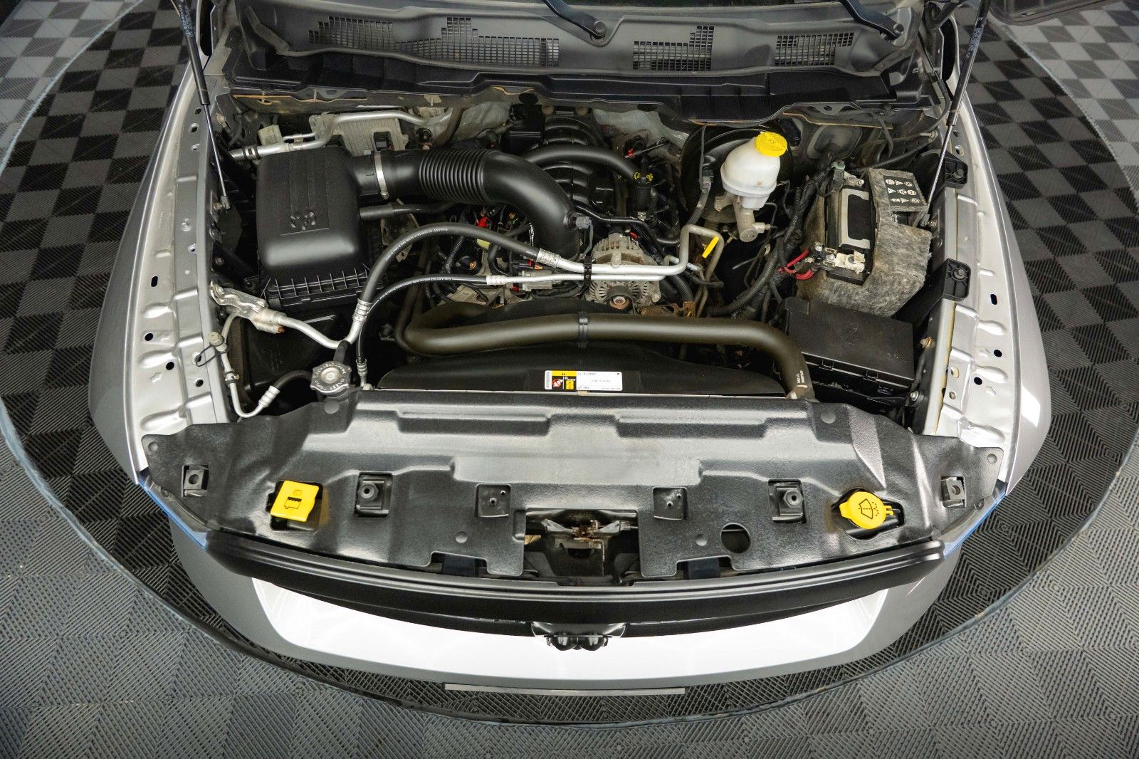 Fahrzeugabbildung Dodge RAM 5.7 V8 HEMI 4x4 OFFROAD Night-Paket *LED*AHK