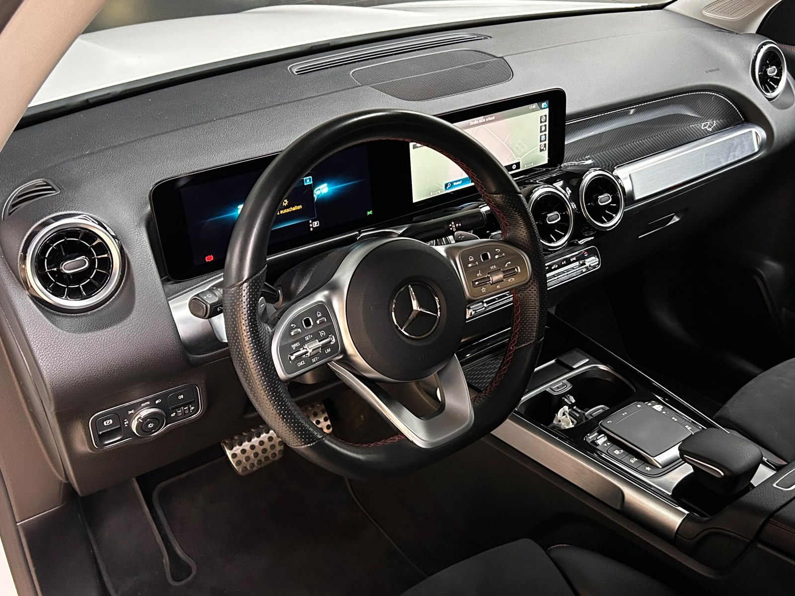 Fahrzeugabbildung Mercedes-Benz GLB 250 CGI 2X AMG Line >NIGHT+WIDES+LED+SHZ+19"