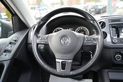 VW Tiguan 2.0 FSI Leder Navi Pano 18Zoll DSG AHK