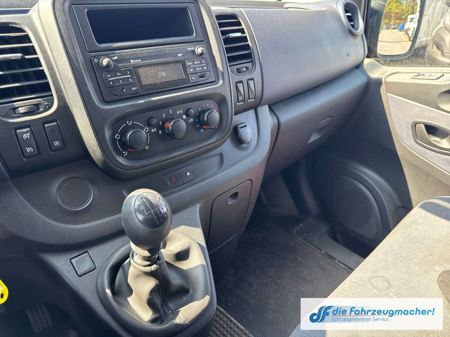 Fahrzeugabbildung Opel Vivaro B Kasten Combi L1H1 2,7t *7168 *EXPORT