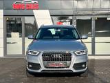 Audi Q3 2.0 TDI quattro*Xenon*Navi*2.Hand*Scheckheft - silberne Audi Q3