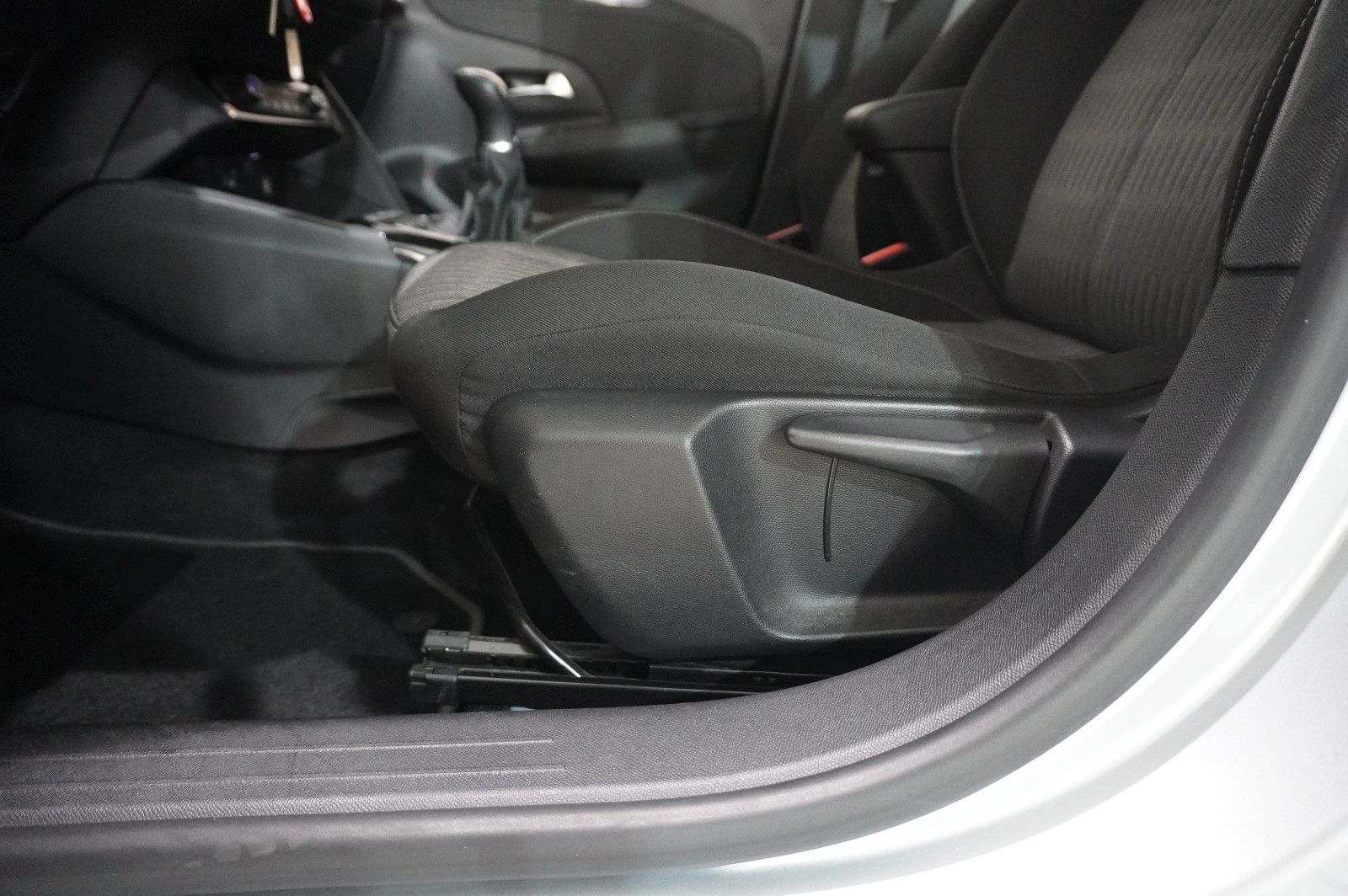 Fahrzeugabbildung Opel Corsa F 1.2 ELEGANCE NAVI/LED/TEMP./SPORT/DAB+