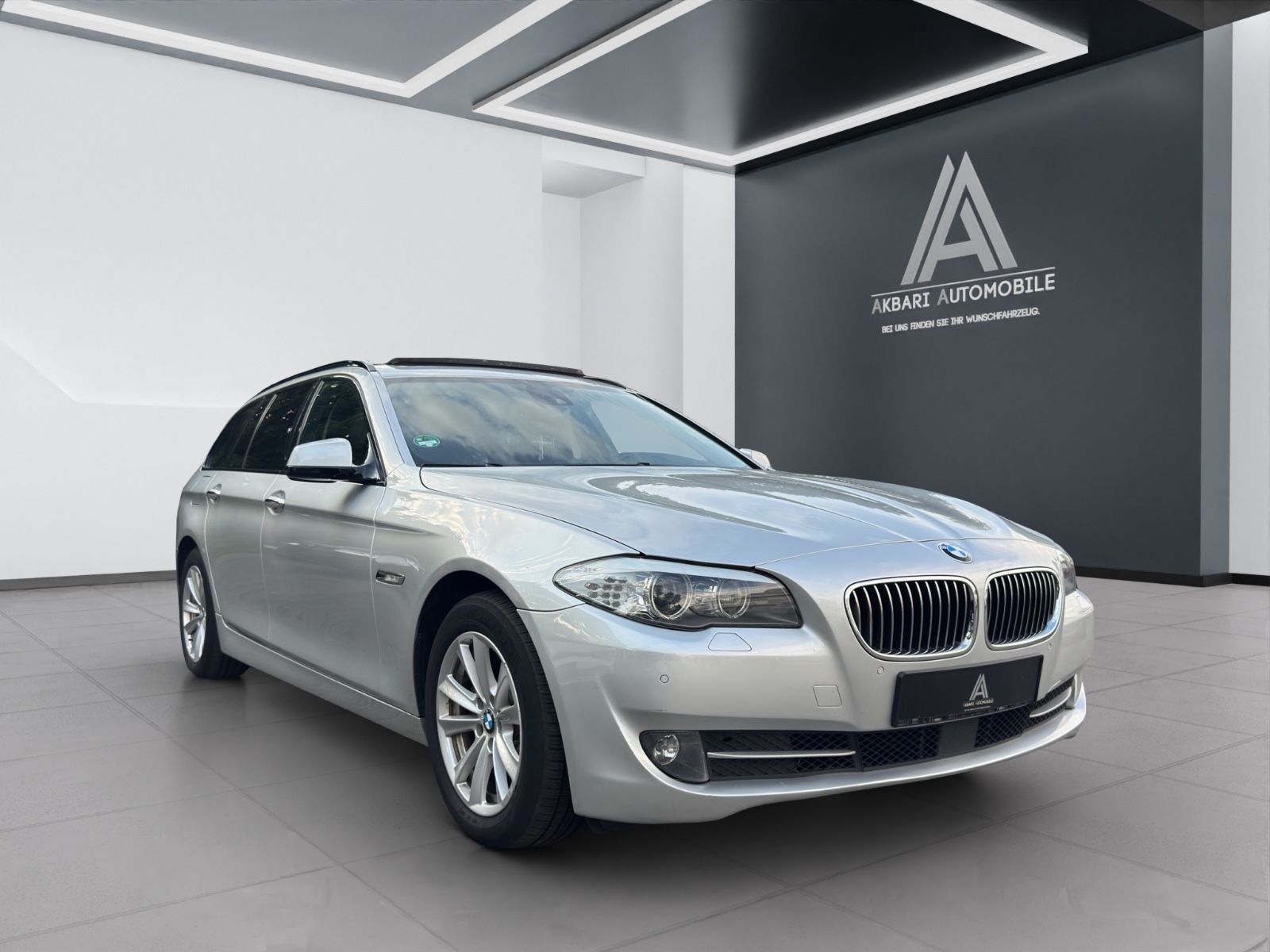 Fahrzeugabbildung BMW 530d Touring*Pano*hinterachslenk*Vollausstattung