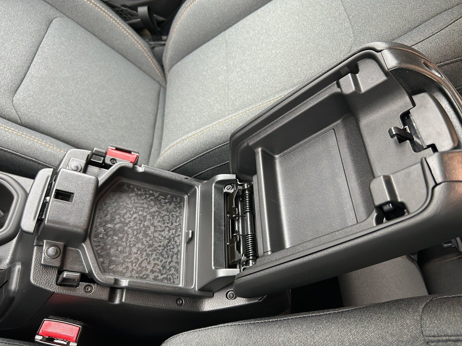 Fahrzeugabbildung Jeep Wrangler 3.6 Willys 4 Door 4x4 V6 SHZ/NAVI/AHK/L