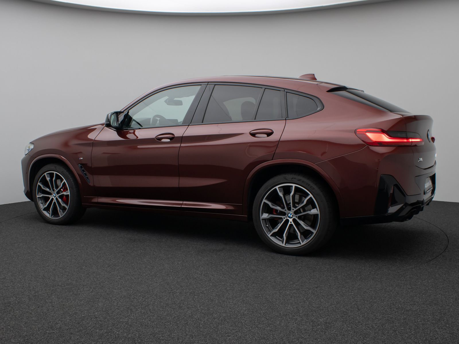 Fahrzeugabbildung BMW X4 M40d 360° Laser DAB Panorama HUD Komfort HiFi