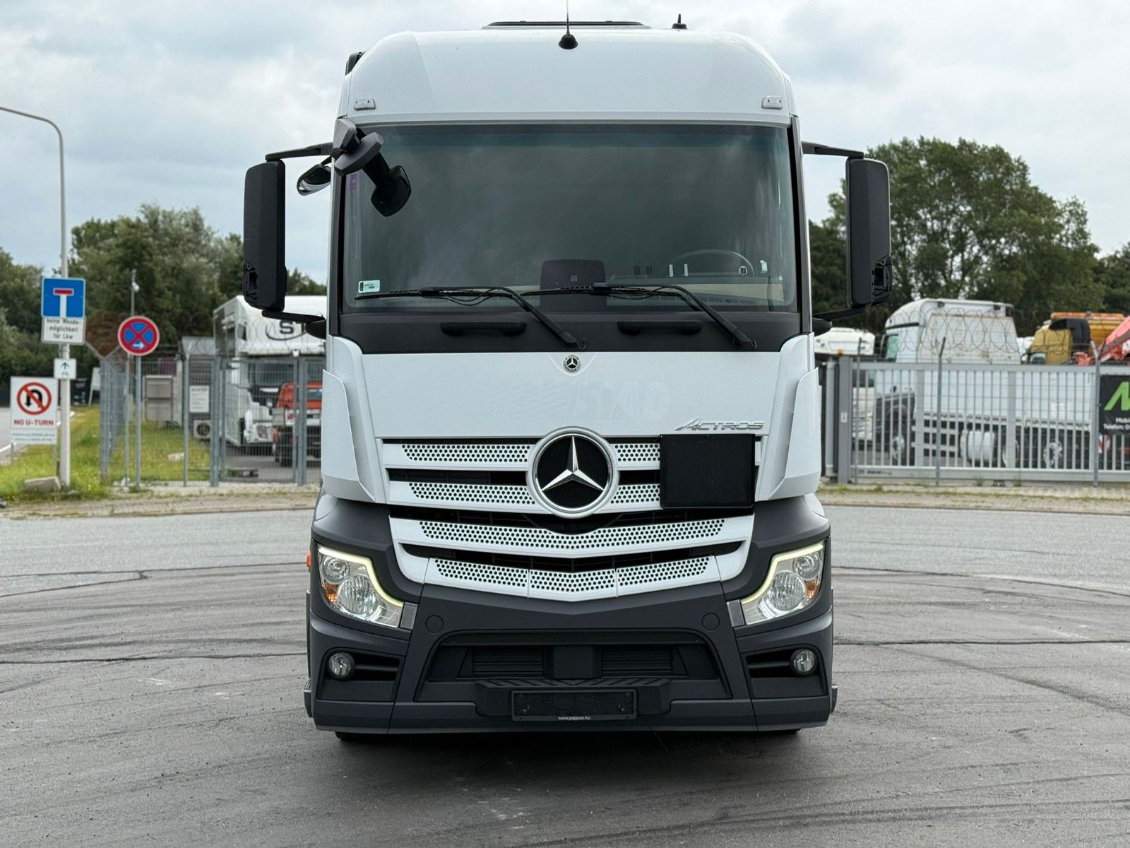 Fahrzeugabbildung Mercedes-Benz ACTROS 1846 LS 4x2 mit ADR