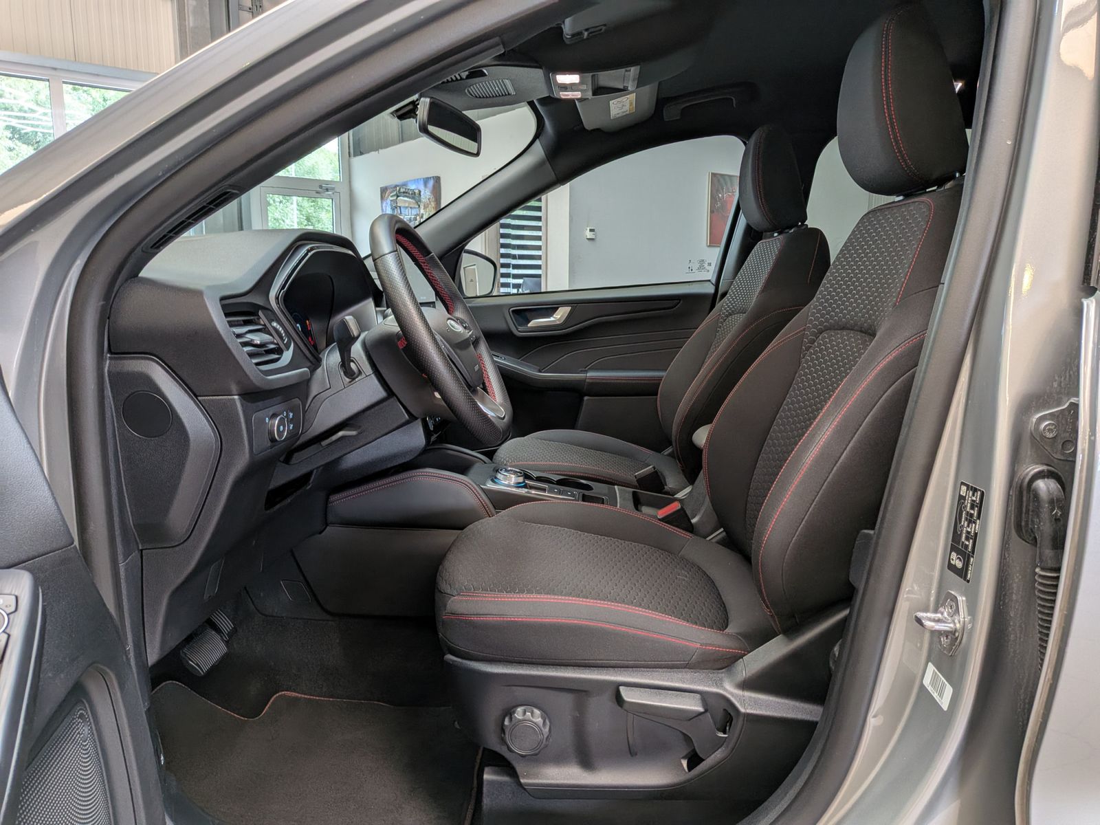 Fahrzeugabbildung Ford Kuga ST-Line X 1.5 EB Matrix HUD B&O ACC 360°