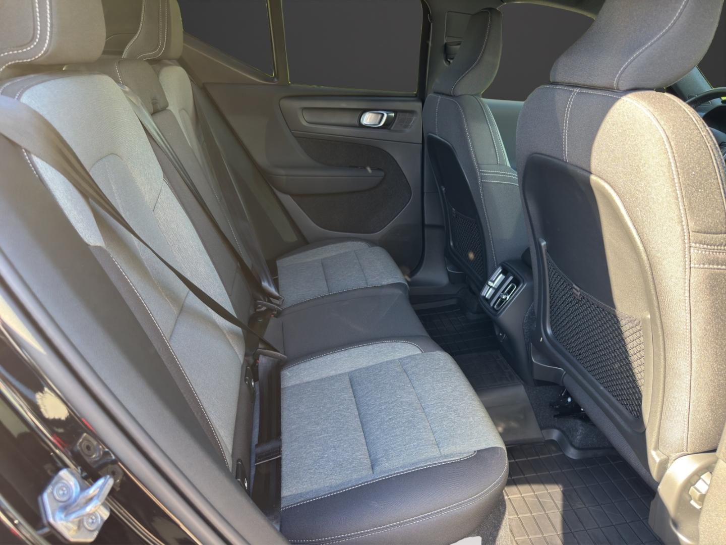 Volvo XC40 T3 Momentum Pro 2WD Navi Digitales Cockpit 