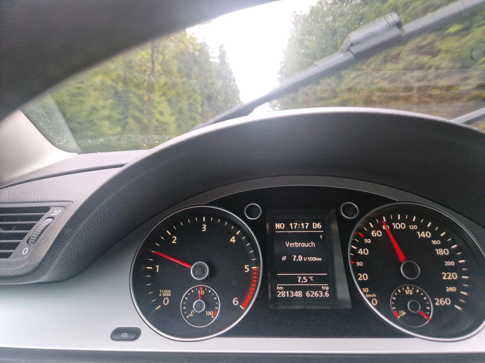 Volkswagen Passat 2009 — photo 8