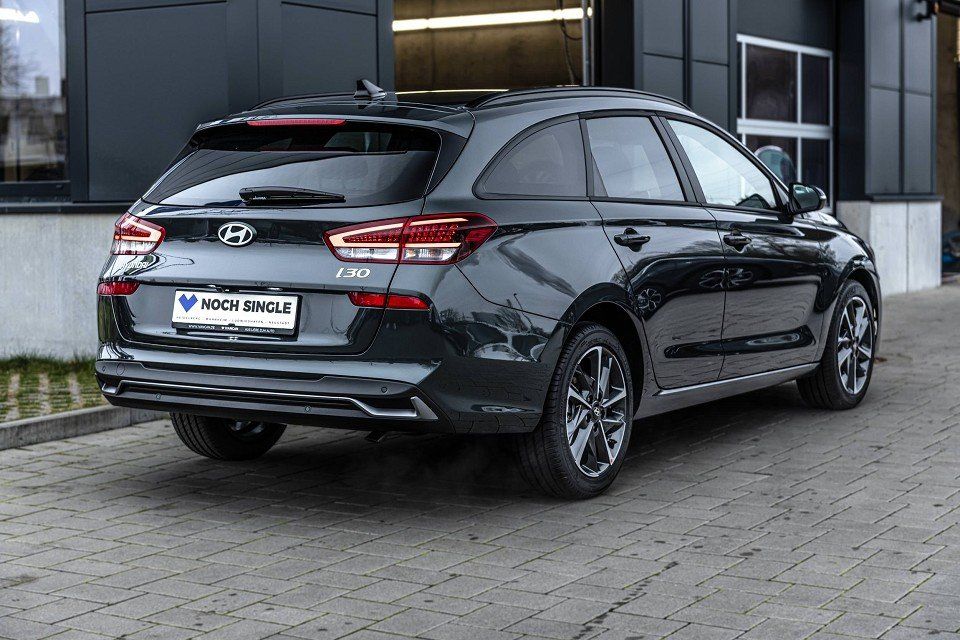 Fahrzeugabbildung Hyundai i30 Kombi 1.0T 100PS DCT ADVANTAGE Plus-Paket
