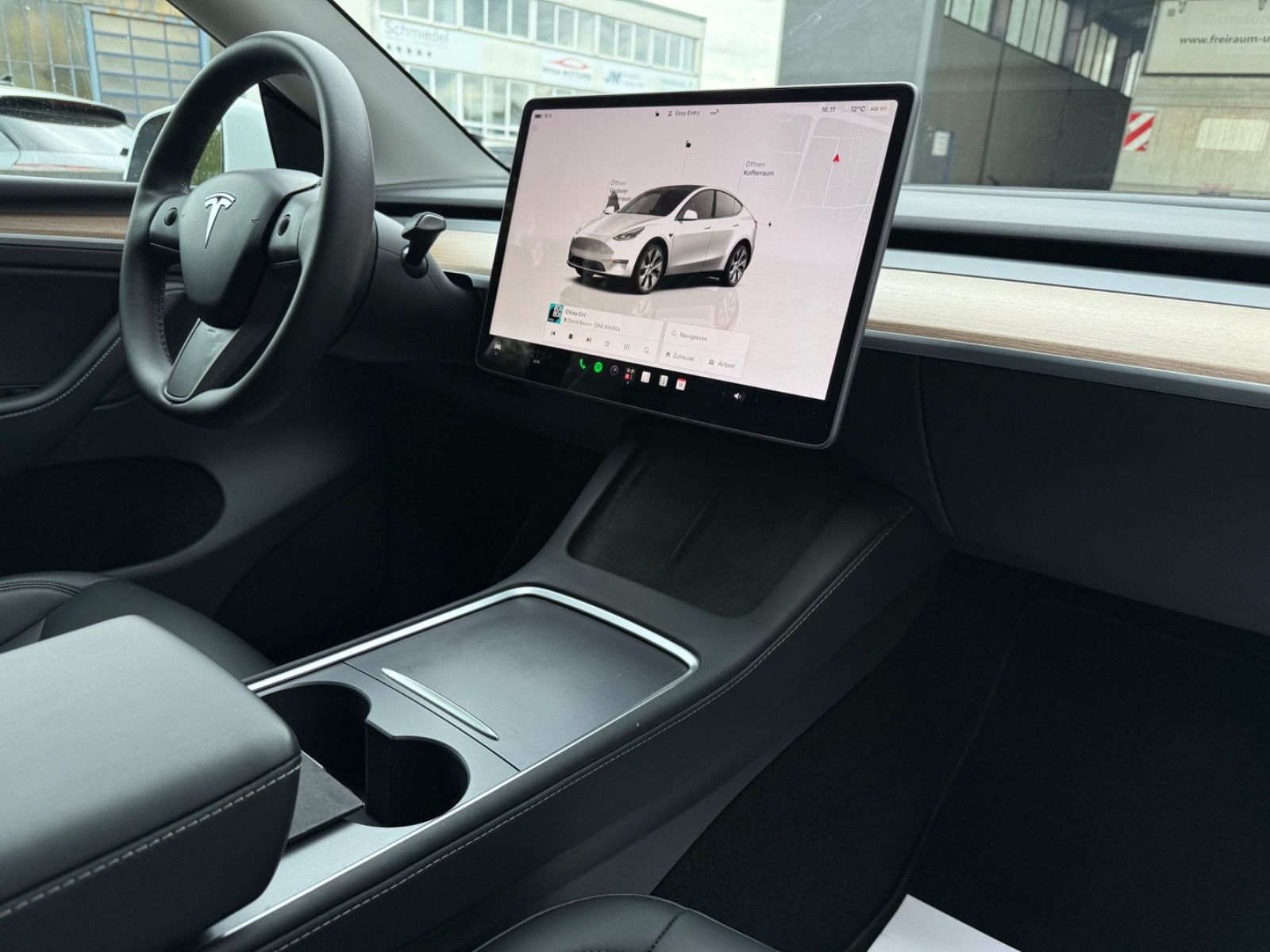 Tesla Model Y Basis RWD AHK Mwst. Garantie Finanz.4,69 foto 15