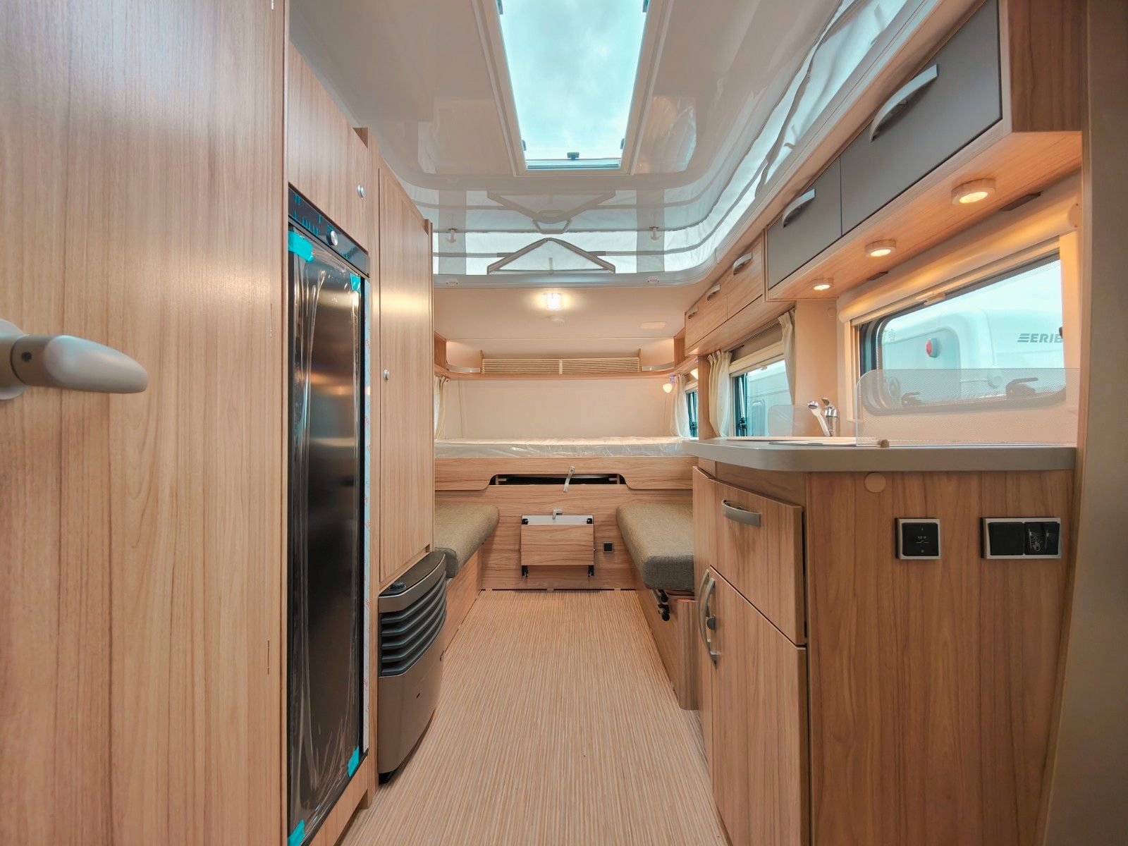 Fahrzeugabbildung HYMER / ERIBA / HYMERCAR Feeling 515 Elegance - SPRING SALE -