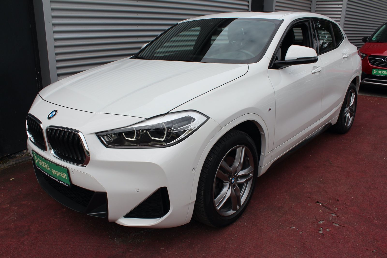 BMW X2 sDrive 18 i M SPORT KLIMA NAVI PANORAMADACH imagem 2