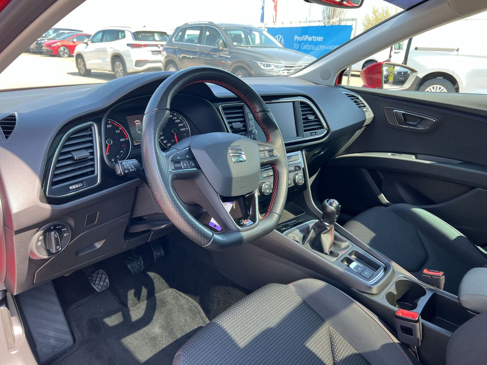 Fahrzeugabbildung SEAT Leon Sportstourer 1.4 TSI FR LED PANO NAVI