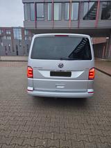 Volkswagen T6 Multivan, Highline KR - silberne Volkswagen T6 Multivan