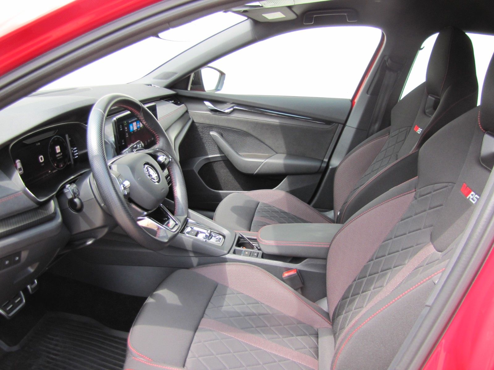 Fahrzeugabbildung SKODA Octavia Lim. RS iV 1.4l TSI 6-Gang DSG