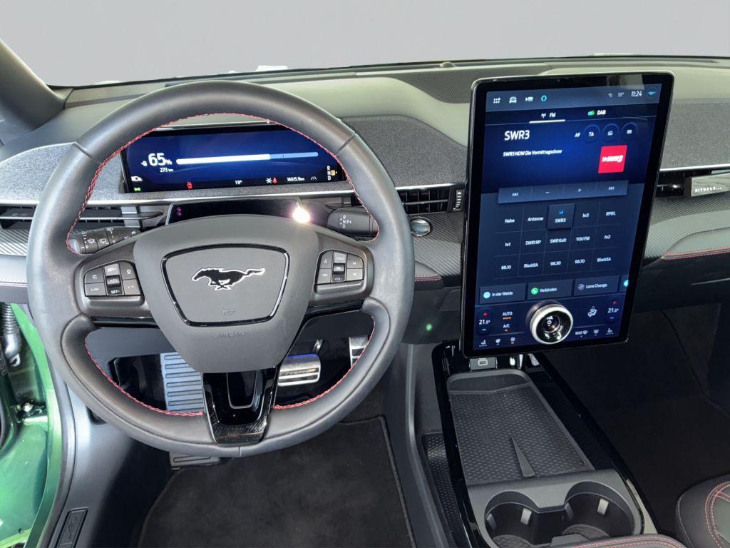 Ford Mustang Mach-E AWD PREMIUM