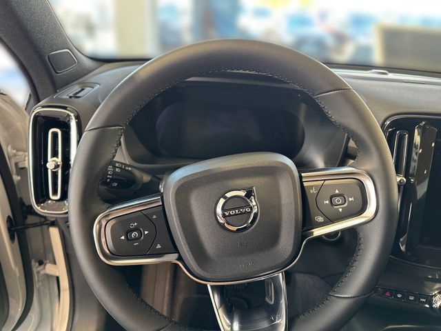 Volvo XC40 Plus Black Edition 2WD*360°*Licht-P*