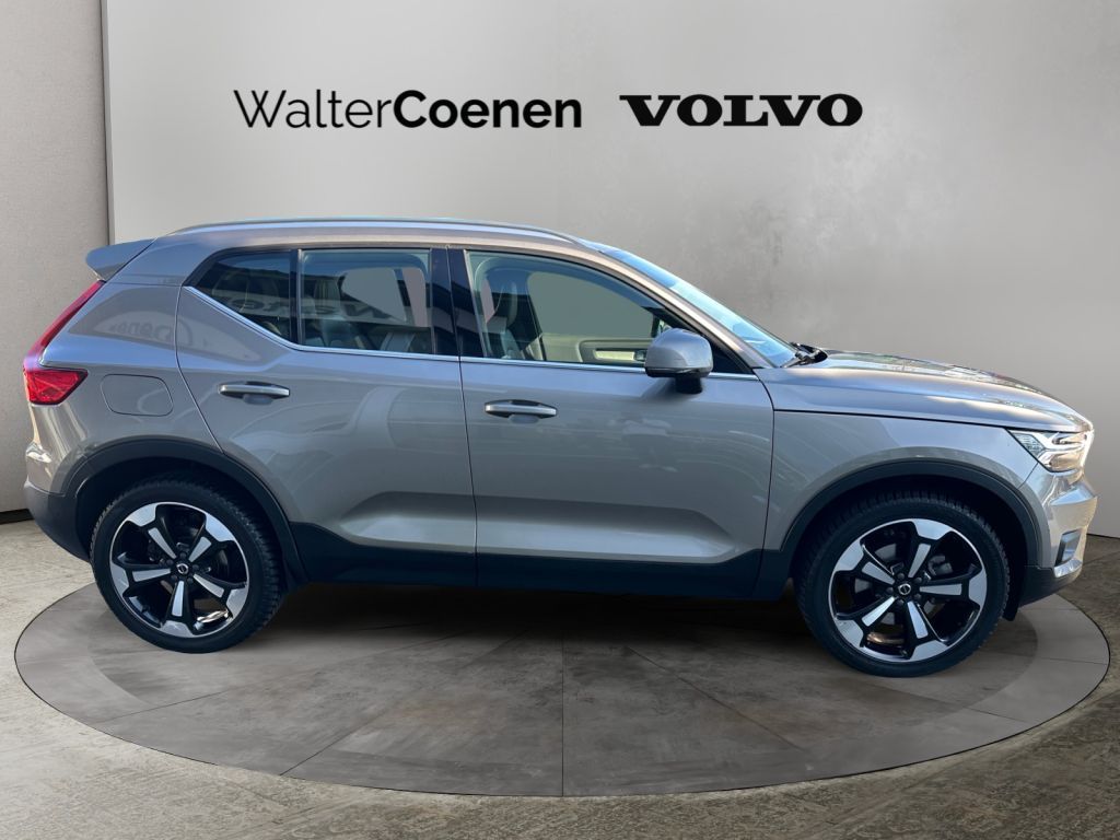 VOLVO XC40 D4 AWD Geartronic Nur an Händler!!! VOLVO XC40 D4 AWD Geartronic Nur an Händler!!!