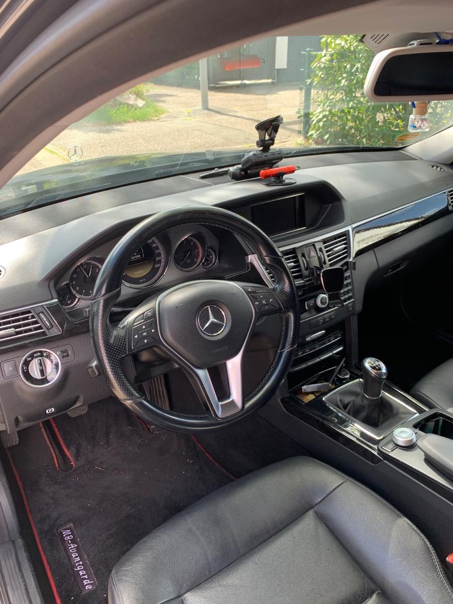 Mercedes-Benz E 220 CDI T BlueEFFICIENCY Standard