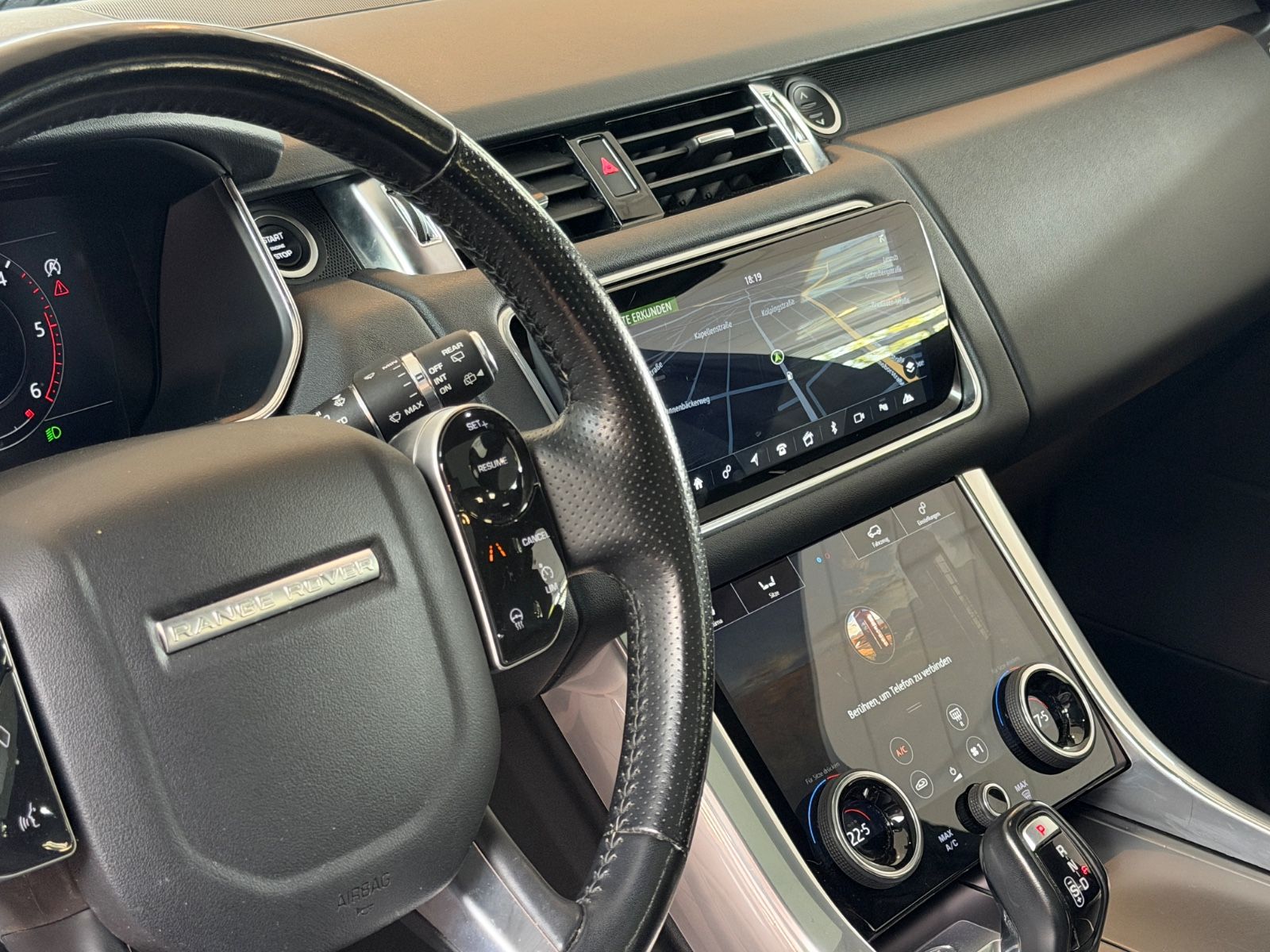 Fahrzeugabbildung Land Rover Range Rover Sport/PANORAMA/MERIDIAN/KAMERA