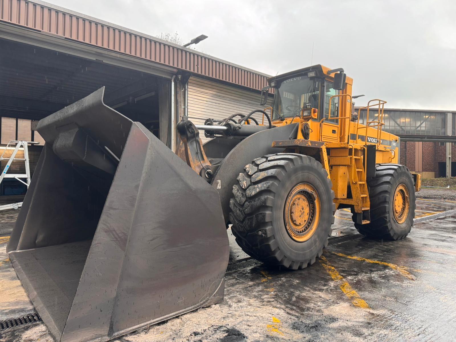 Volvo L 330 C  No 350