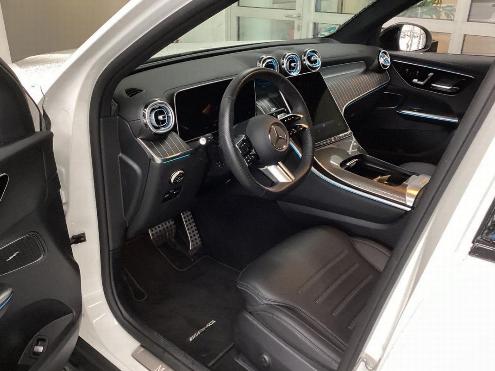 Fahrzeugabbildung Mercedes-Benz GLC300de AMG Advan+ AHK Pano DISTR Sitzklim Memo