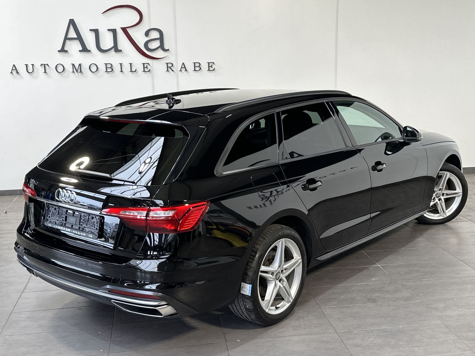 Fahrzeugabbildung Audi A4 Avant 40 TFSI Advanced NAV+LED+ACC+CARPLAY+PP
