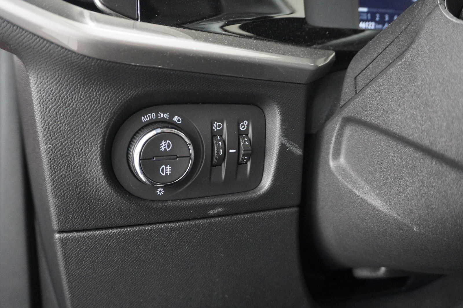 Fahrzeugabbildung Opel Mokka ELEGANCE 1.2T NAVI/LED/KAMERA/SPORT/SH/DAB