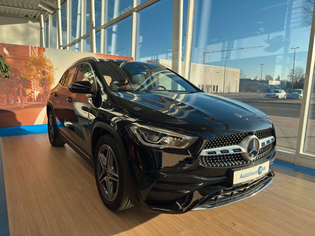 Mercedes-Benz GLA 220