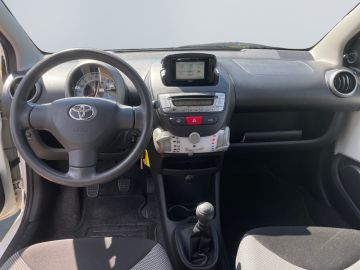 Toyota Aygo (X) - 11
