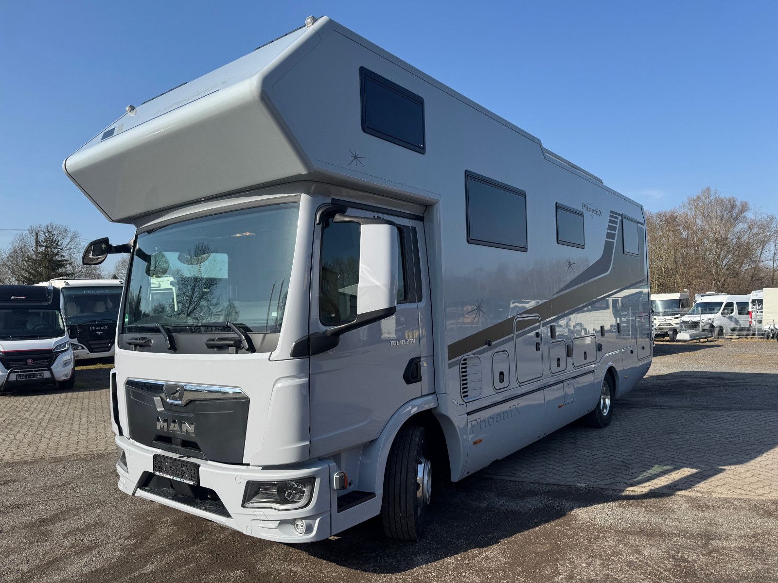 Fahrzeugabbildung Phoenix Top-Alkoven 8800 GSX Modell 2025