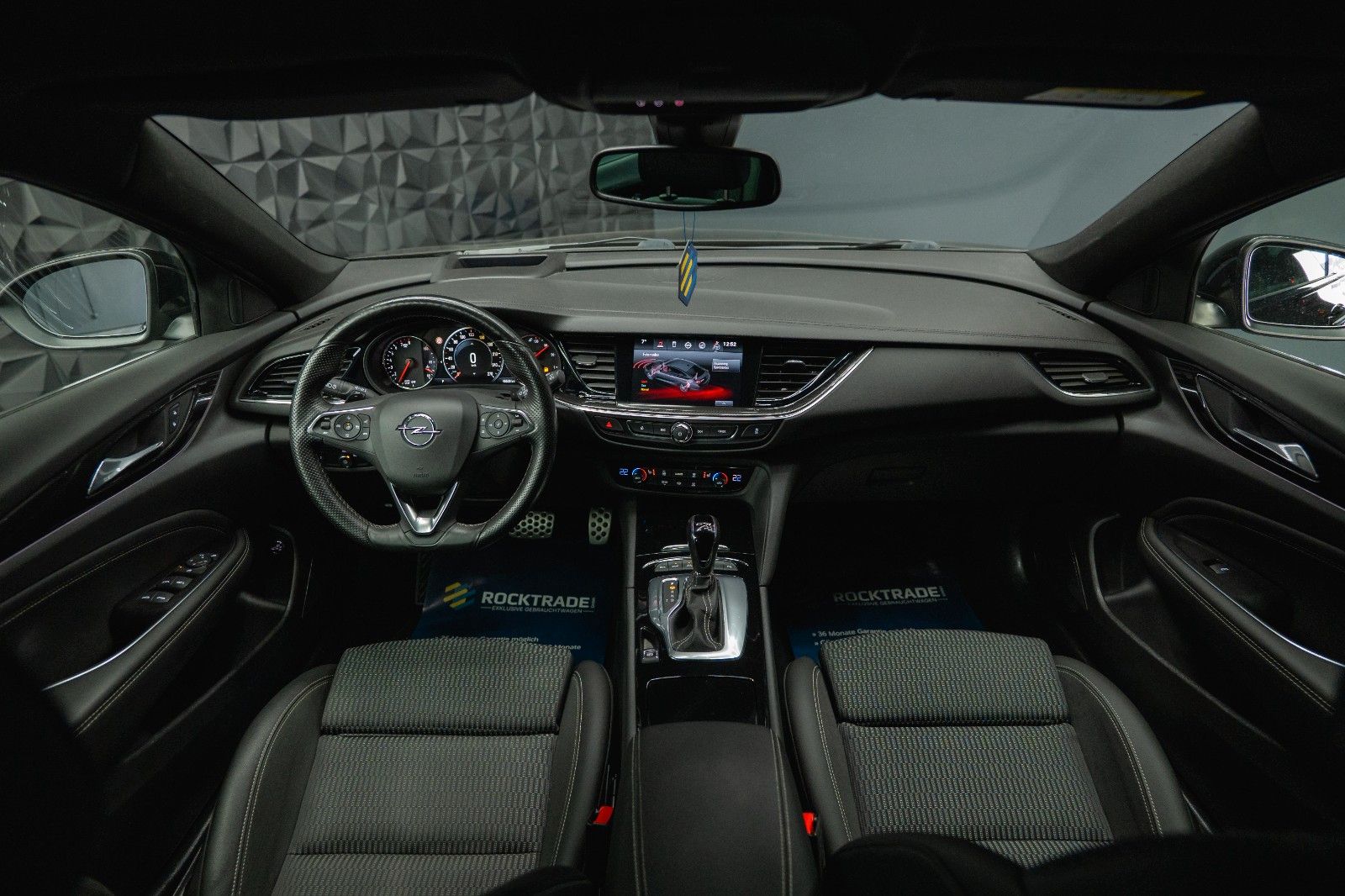 Fahrzeugabbildung Opel Insignia B Sports Tourer GSi 4x4 *ACC*LED*HU*DAB