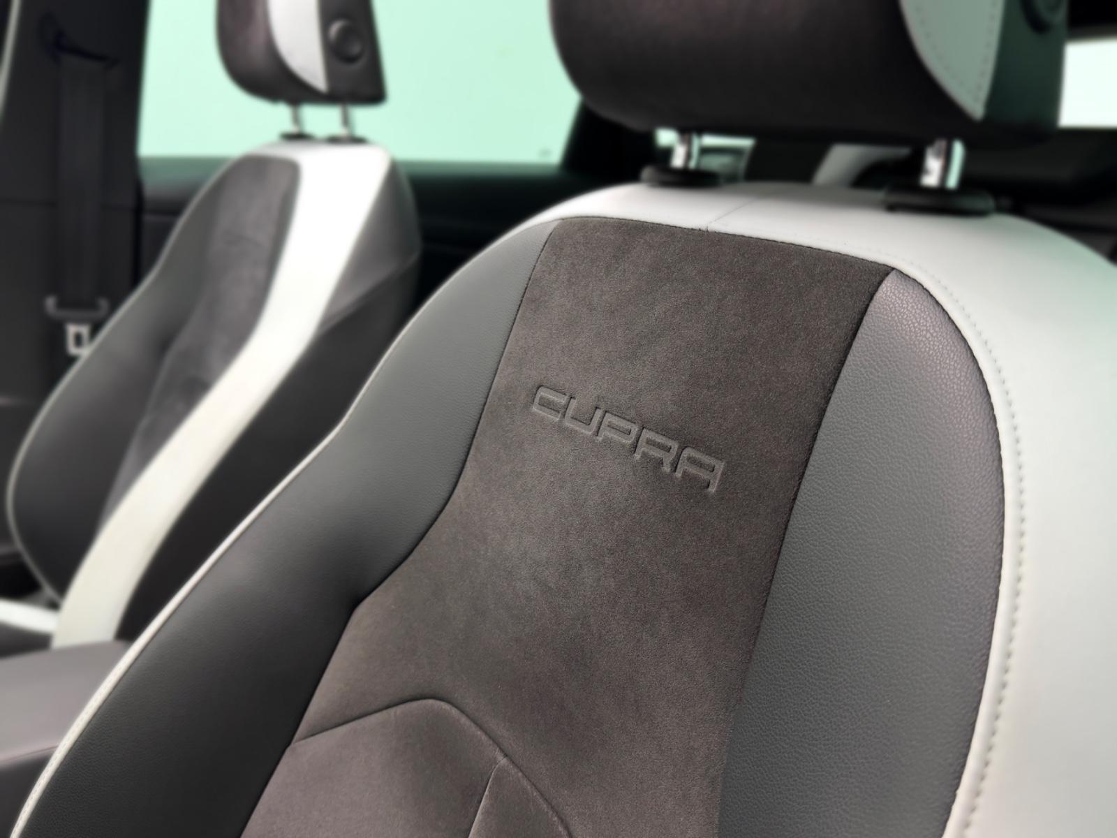 Seat Leon ST Cupra 290 ch DSG • Toit pano • Caméra • Cuir / Alcantara • DCC • Jantes 19"