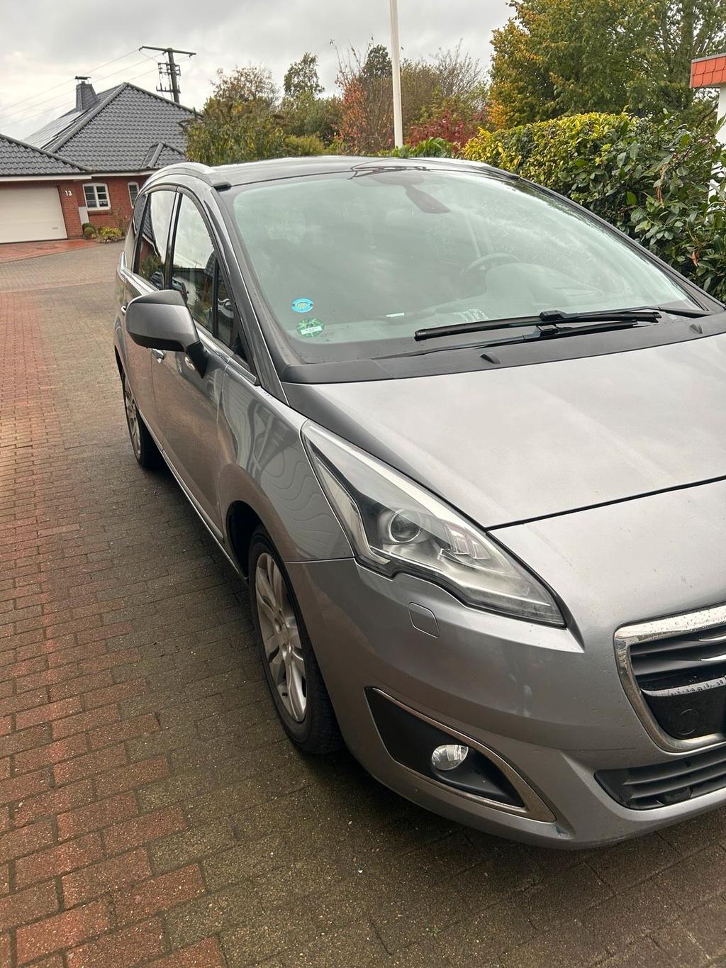 Peugeot 5008  / Automatik
