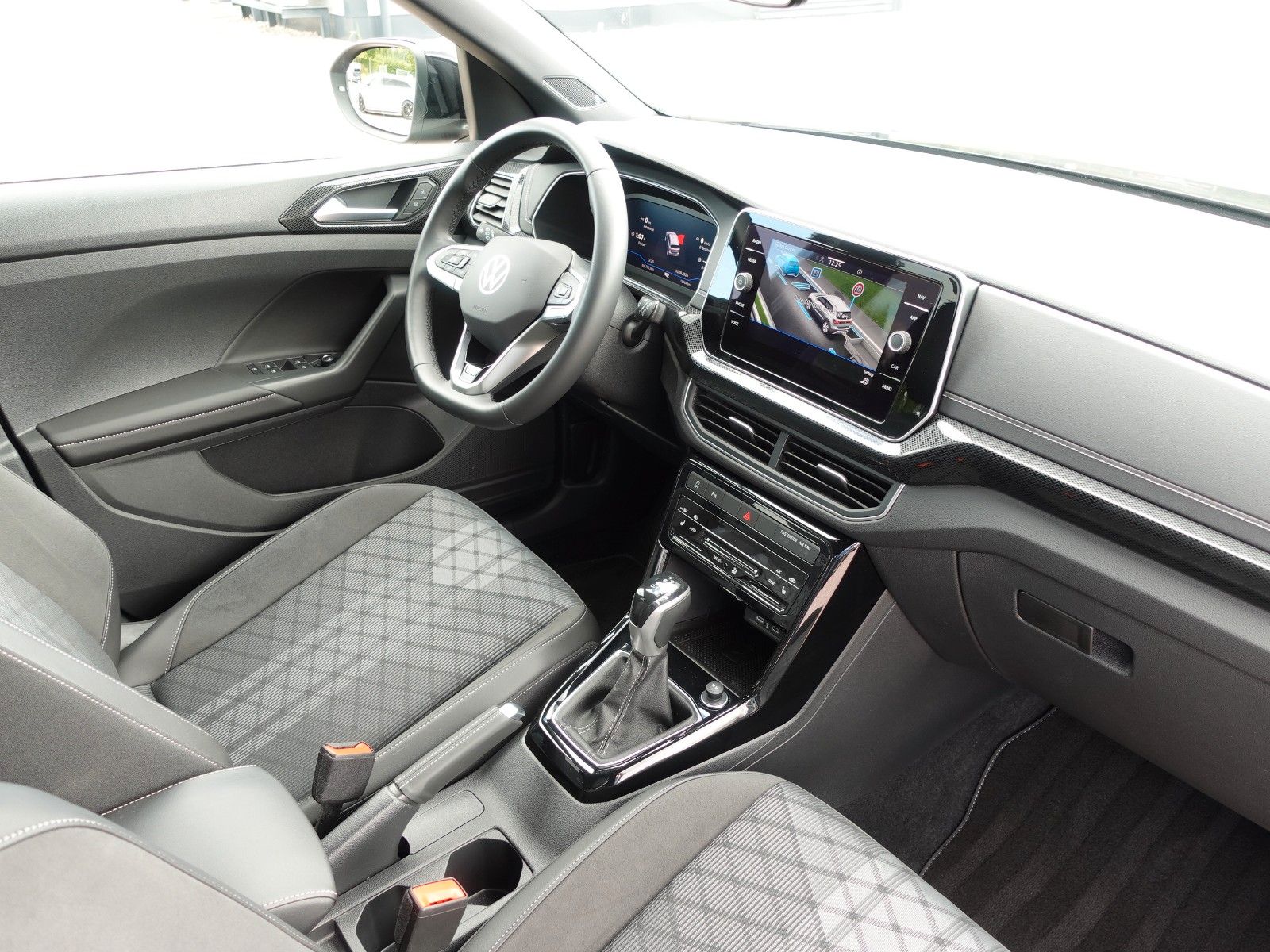 Fahrzeugabbildung Volkswagen T-Cross 1.5 TSI OPF DSG R-Line I.Hd/AHK/Matrix/.