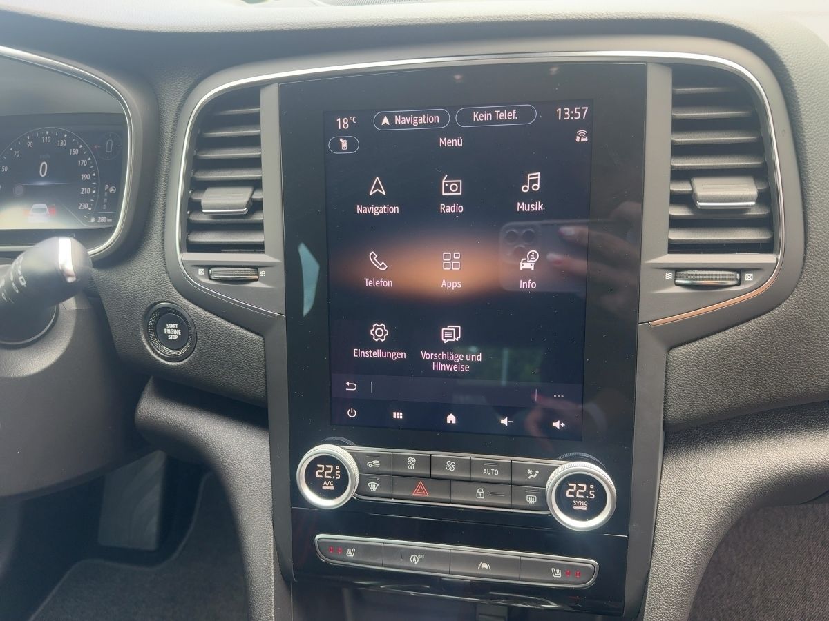 Fahrzeugabbildung Renault Megane 5-Türer R.S. LINE TCe 160 EDC HUD SHZ