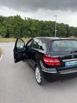 Mercedes-Benz Mopf BlueEFFICIENCY - Wenig gefahren -neuer TÜV - gebrauchte Mercedes-Benz B 170 aus dem Jahr 2009