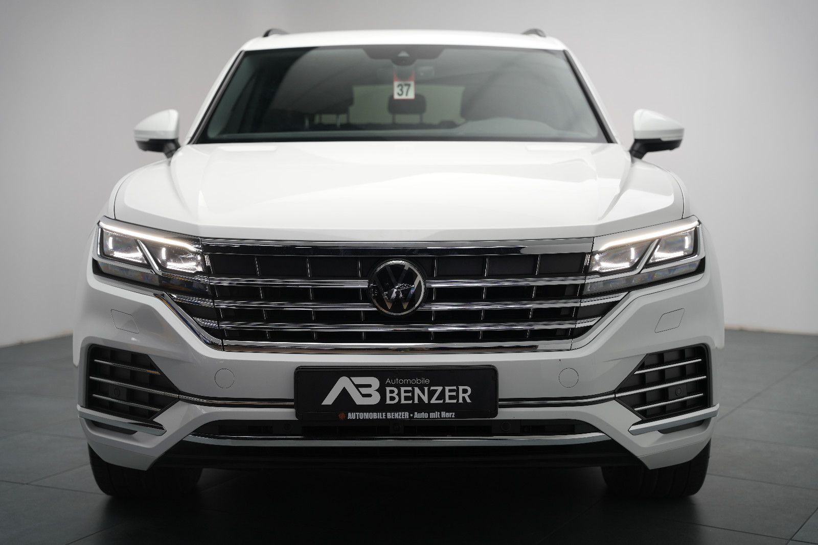 Fahrzeugabbildung Volkswagen Touareg SPORT/ 4Motion/VIRTUAL/AMBIENT/360''KAM