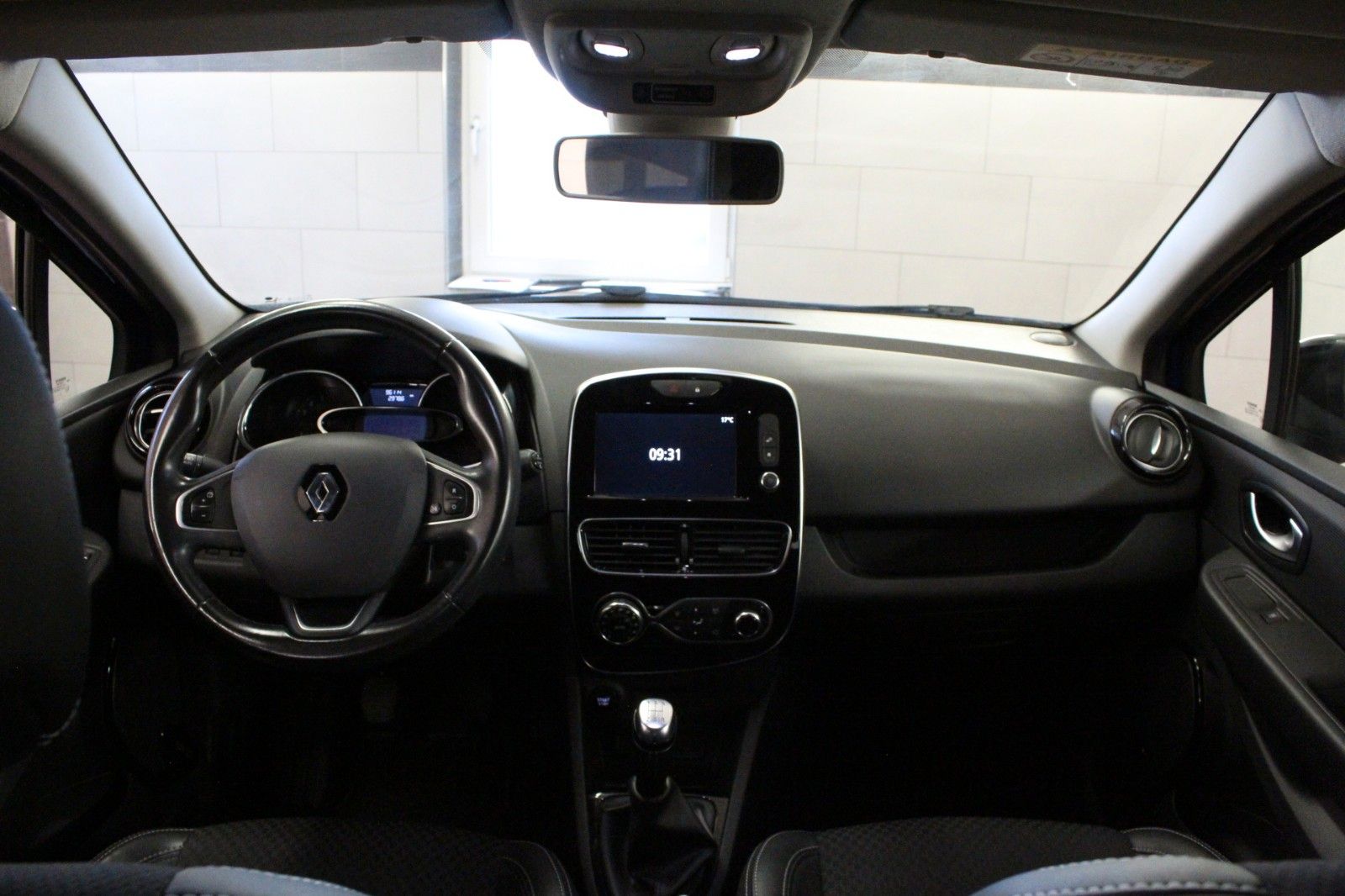 Fahrzeugabbildung Renault Clio TCe 90 Intens*Navi*Klima*PDC*