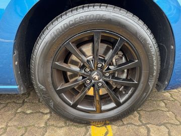 Bild 10 VW Touran Comfortline 1.4 TSI AHK Navi Rear View