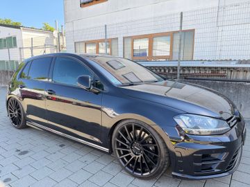 Volkswagen Golf - 2